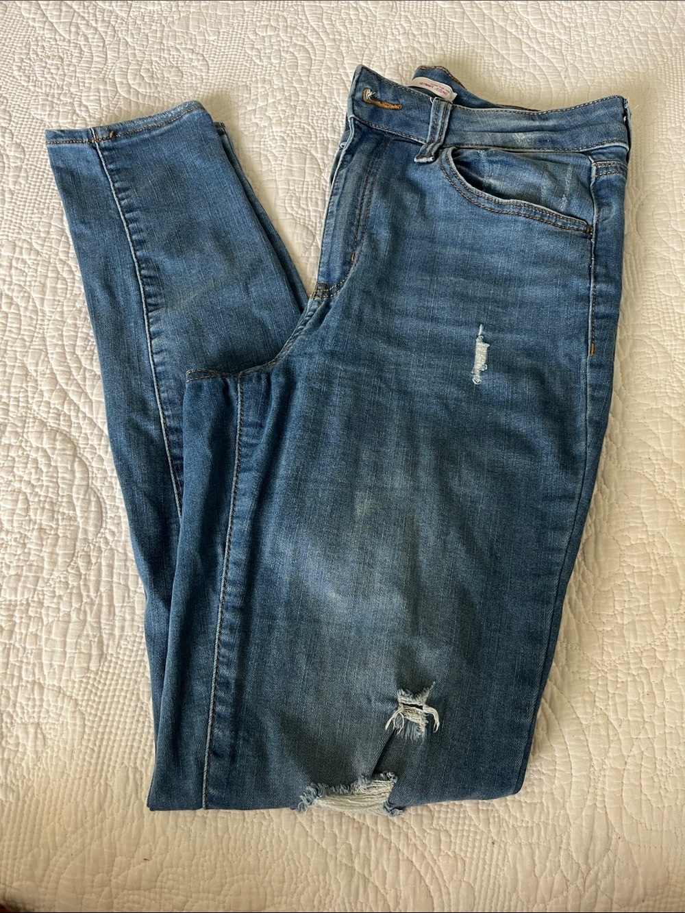 5/$25 Classic Distressed jeggings